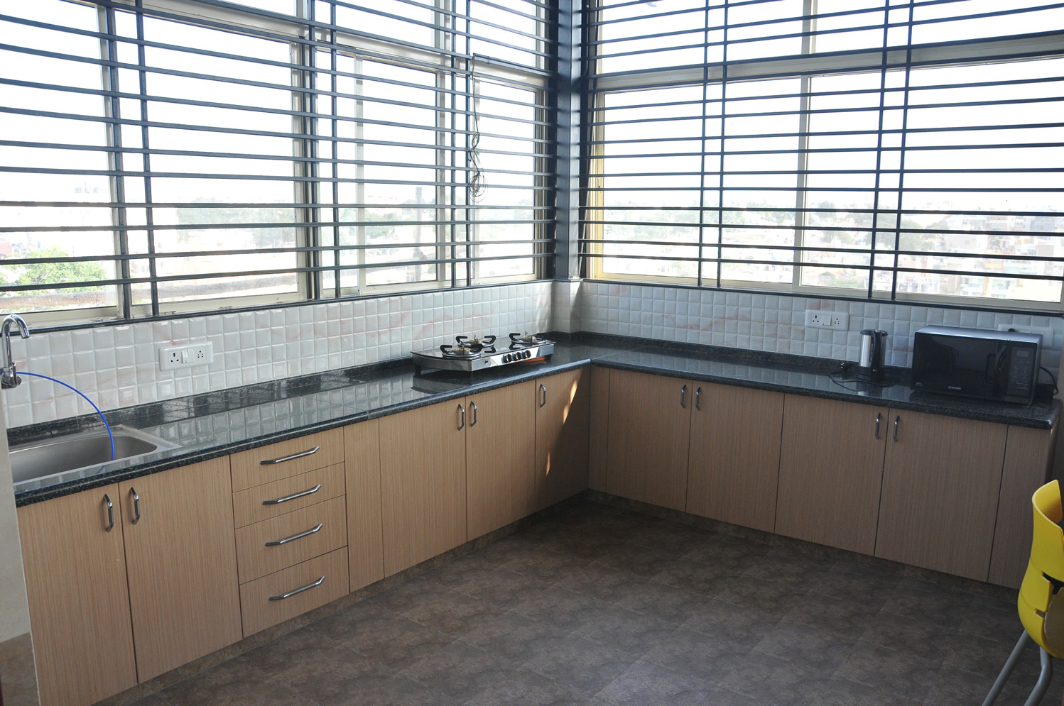 Kitchen & Serving